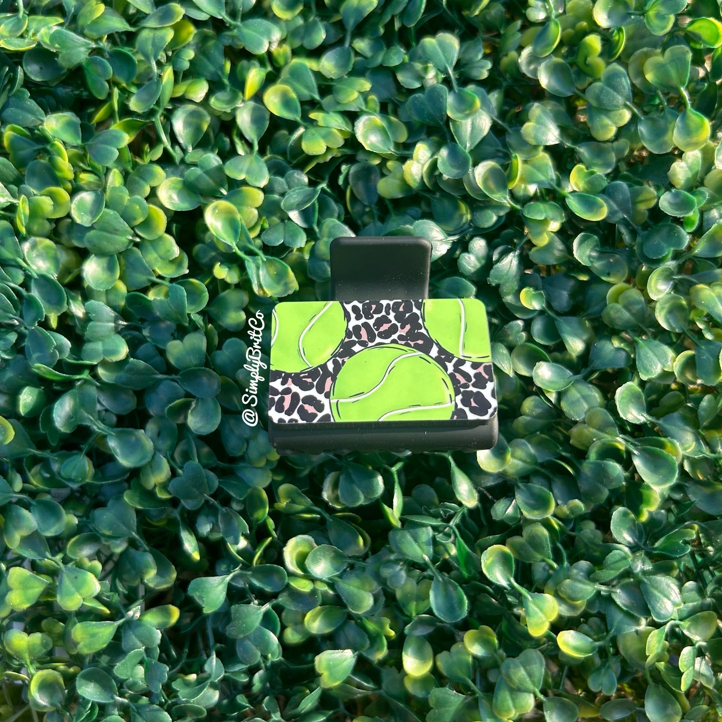 Tennis Small Claw Clip | Cheetah Background