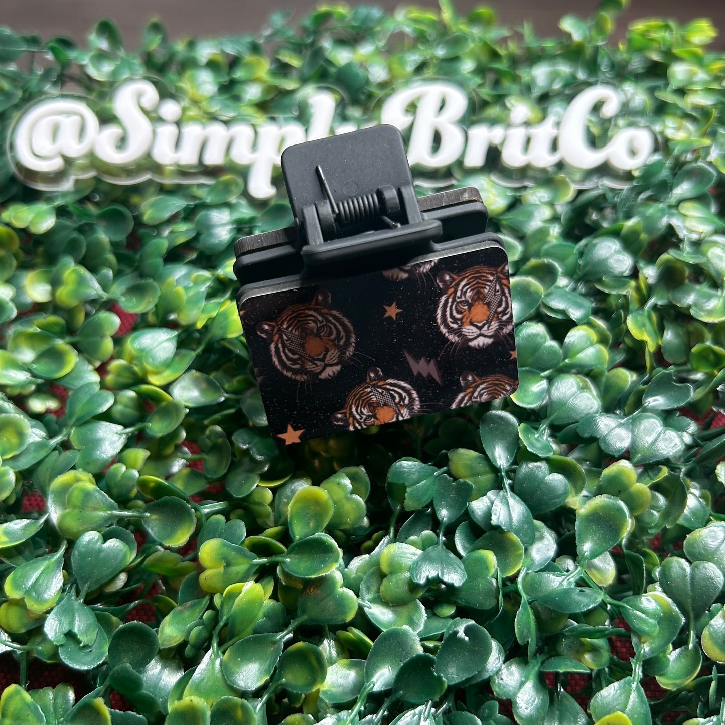 Retro Tiger Small Claw Clip