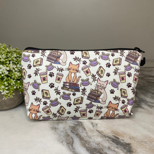 Pouch - Cat Books