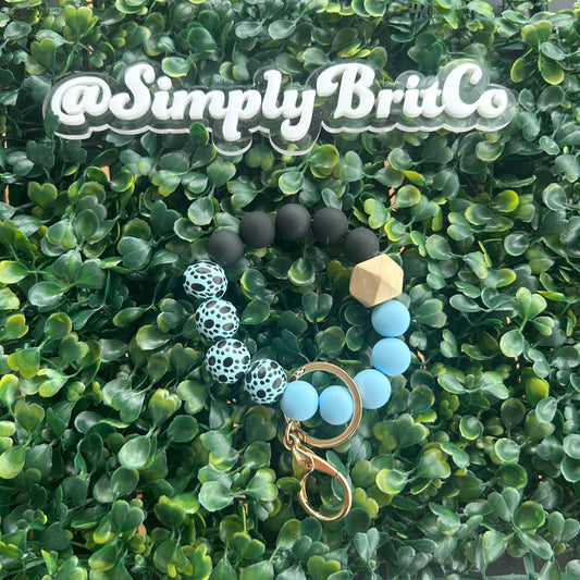Baby Blue Paw Print Wooden Stretchy Keychain | Key Holder